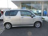 コンパクトカーで運転しやす車です。