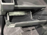 すぐに取り出せ、しまえる多彩な収納が付いてます