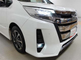 LEDヘッドライトです。デザイン性がよくとても明るいので、夜間の走行や悪天候でも安心です。しかも長寿命!