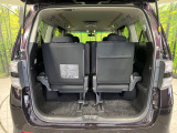 普段のお買い物や通勤、送迎等に十分な荷室スペースを確保しております。セカンドシートを倒すと、大きな荷物の積載も可能です♪