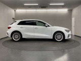 装備、オプション、車両状態など、お電話、メールを通じて細かくご説明させて頂くことも可能です。是非お問合せ下さい!