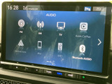 ラジオやテレビ、スマートフォン連携など、複数の音源を画面から選べます。普段お使いの音楽環境に合わせて切り替えやすく、車内での過ごし方の幅が広がります。