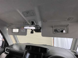 運転席・助手席にはバニティミラー付き♪身だしなみチェックできますよ(^^♪