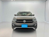 VWは小さな車も、大きな車も、平等です。クラスによって品質や安全性に差を付けない。ボディ剛性と精度、重厚なドアの音はどの車種も共通です。是非一度体感してみて下さい。