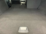 リヤシートをすべて倒せば広々としたトランクスペースが確保できます。