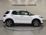 【まるごとクリーニング】シートを取り外し、車内を徹底洗浄。隅々まで丁寧に仕上げています。