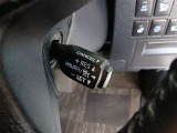 クルーズコントロール装備 アクセルを踏むことなく車速を一定キープ。高速道路も楽々走行できます。