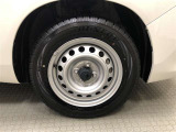 14インチスチールホイール(155/80R14)装着です。