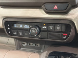 運転席側にはシートヒーターが付いています!寒い日に便利な装備ですね。
