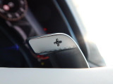 ステアリングパドルシフト『クイックなシフト操作が可能!レスポンスが高く、運転者様のギア変則にしっかりとついてきてくれます!ジャガーと一体となれる装備です。』