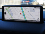 マツダコネクトの10.25インチワイドセンターディスプレイです。『Android Auto』『Apple CarPlay』や独自のコネクテッドサービスに対応したインターフェイスシステムです。