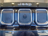 真ん中にはJeepのセブンスロットが。