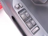 当社では全車、納車前にサービス工場で12ヶ月点検相当の整備を実施しております。そこで確認された不具合箇所は修理しておりますのでご安心下さい。