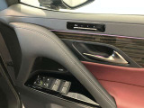 運転の操作性、快適性など全てはシートポジションから始まります。ドライバーごとの好みのポジションを記憶できるシートメモリーは、欠かせない機能です。