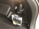 【パンク修理キット】補修材が入ったボトルとコンプレッサーがセットになっています。