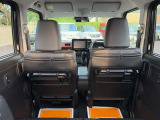 積載性が広がるシートアレンジ。倒し方や可動域、荷室の広がりが分かり、使い道を想像できます。