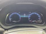 速度や各種車両情報をひと目で確認しやすい表示で、運転中に必要な情報を把握しやすい構成です。表示がまとまっているため、乗車時や出発前にも状態を確認しやすく安心です。