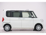 県内13店舗にて常時500台以上ダイハツ車を展示中です。見て、触って、納得のいく一台をぜひ見つけてください。