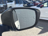 後側方車両検知で車線変更時も光って教えてくれるので安心です。