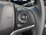 ◆アダプティブクルーズコントロール◆予め設定した車速内でクルマが自動的に加減速。前走車との適切な車間距離を維持しながら追従走行します。【LKAS】車線維持支援システムでステアリング操作を支援。