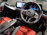 ☆センターパネルを運転席側に僅かに傾けたBMW独特のインパネ☆【駆け抜ける歓び】はここからもスタートしております☆