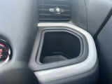 運転席 ドリンクホルダー