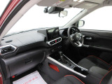 ダイハツのお店では、ダイハツ車を知り尽くしたプロフェッショナルが、専用の診断機器を使って各システムを点検しております。