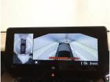 パノラミックビューモニター 車両上空より写したような画像をモニターに表示☆車庫入れや、幅寄せなどに大変便利な機能です。