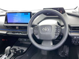運転席まわりです。 各操作スイッチは使いやすい位置に配置されてます。