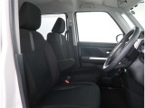 【フロントシート】運転しやすいドライバーズコックピット!ドライブが楽しくなります。