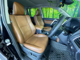 運転席シート廻りは使用感も少なく、良好な状態となっています。丁寧に使われていたことがよくわかりますね。