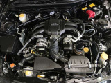 2.4L水平対向&ldquo;BOXER&rdquo;エンジンは、低重心レイアウトによる優れたハンドリングと、全域で力強さを感じられるトルク特性が魅力です