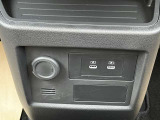 ☆ 【USB端子】 携帯などの電子機器の充電にも使えて便利です 2列目にもUSBソケットがありますので何かと便利です ☆
