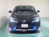 明度の高いLEDヘッドライトで、夜間の運転も安心です。