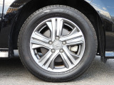 ★右前タイヤ★16インチアルミホイールを装着!タイヤ詳細 205/60R16インチでタイヤの溝は、6mmございます。