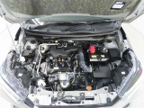 車にとって、とても大切な部分のエンジンルーム。綺麗に清掃済みで安心です。