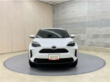 お車購入のポイントとなるフロントマスクです!シャープな目つきが印象的なデザインのヘッドランプです。