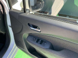 運転席側のドア部。パワーウィンドーのスイッチになります。