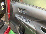 運転席側のドア部。パワーウィンドーのスイッチになります。