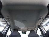 【天井】シミや垂れ、タバコ焦げなどございません。キレイな状態が保たれており、ご納車前にも丁寧にクリーニングさせていただきます。