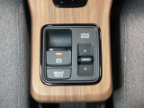 スムーズな走りでコントロールがしやすい「NORMAL」、レスポンスがよく力強い加速が楽しめる「SPORT」のドライブモードスイッチを設定しています。スイッチ操作の電子制御パーキングブレーキも装備。