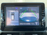 【全周囲カメラ】クルマの真上から見ているかのような映像が見れるので、駐車が苦手な方には特にうれしい装備です♪