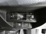 高速道路を賢く使うETC2.0装備です。高速道路とクルマが情報を連携して渋滞の迂回ルートや災害時の適切な誘導をしてくれたりします。