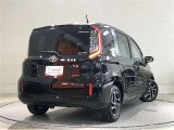 バックカメラが付いているので後方確認が非常にしやすいです。今や運転初心者も熟練者も必須装備!ついていて損はないですね♪