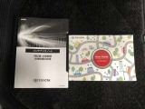 メンテナンスノート、ユーザーガイド付きです。※取扱説明書はWEB閲覧となります。お車の状態は展示店舗までお気軽にお問い合わせください。皆様のご来店をお待ちしております。