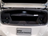 【トランクルーム】十分な容量を確保したトランクルーム。環境へ配慮したスペアタイヤ非搭載のBMW。その分、トランクスペースを有効活用できる様にしてあります。