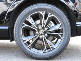 ★左後タイヤ★見栄えが良く足元が引き立つので、車全体のイメージがアップします!タイヤ詳細 235/55R19インチでタイヤの溝は、7mmございます。