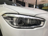 BMWでは古くから4つのリングが伝統のヘッドライトで御座います。