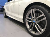 『運転』に対するBMWのこだわりはメーターパネルにも表れております。視野性の良いメーターパネルは疲労感の軽減と、運転の楽しさをもたらしてくれます。