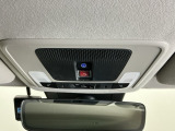 ホンダコネクトは事故や急病、あおり運転などのトラブル時に、ボタンひとつでオペレーターと通話でき、警察や消防への連携を迅速に行います。